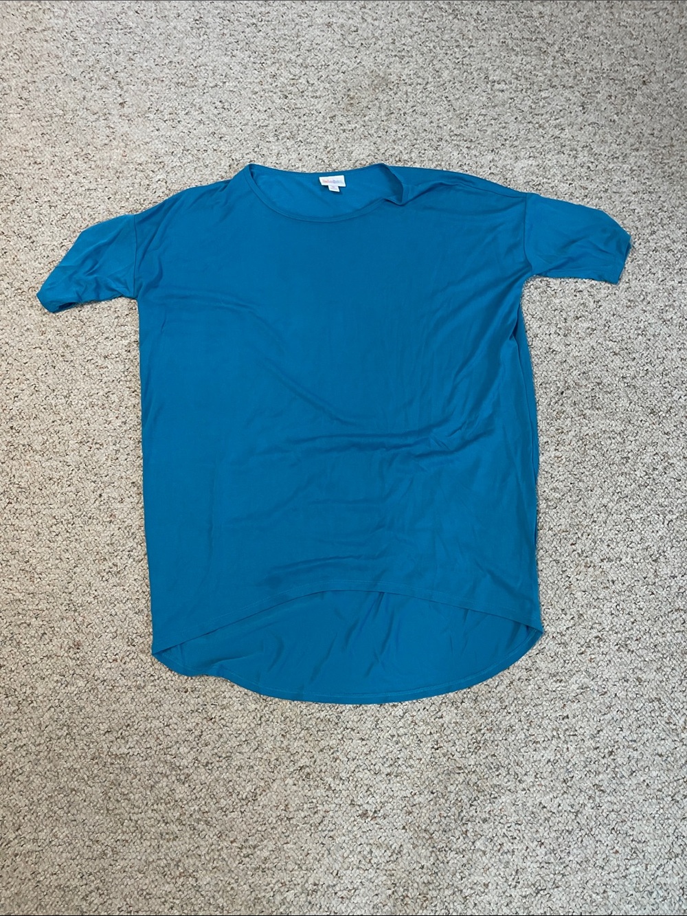 LuLaRoe Assorted Women’s Short Sleeve Tees in Blue, Green, Red, Cream - Picture 4 of 16